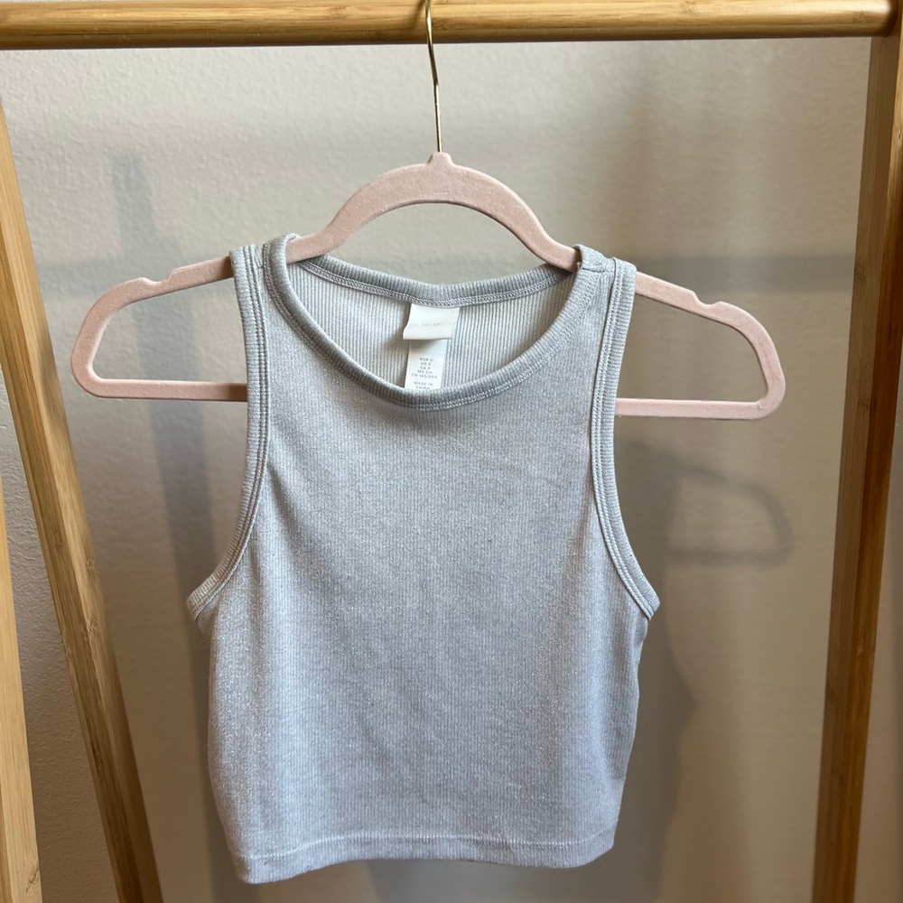 ❌sold ❌     Women’s H&M silver tank top crop